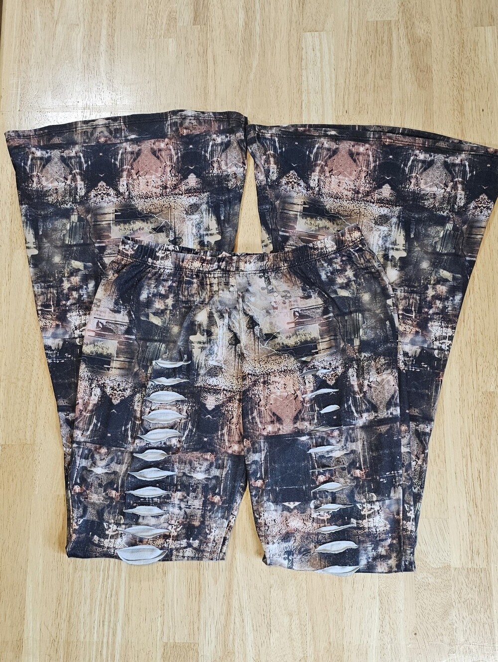 Cut Out Flared Legging Pants